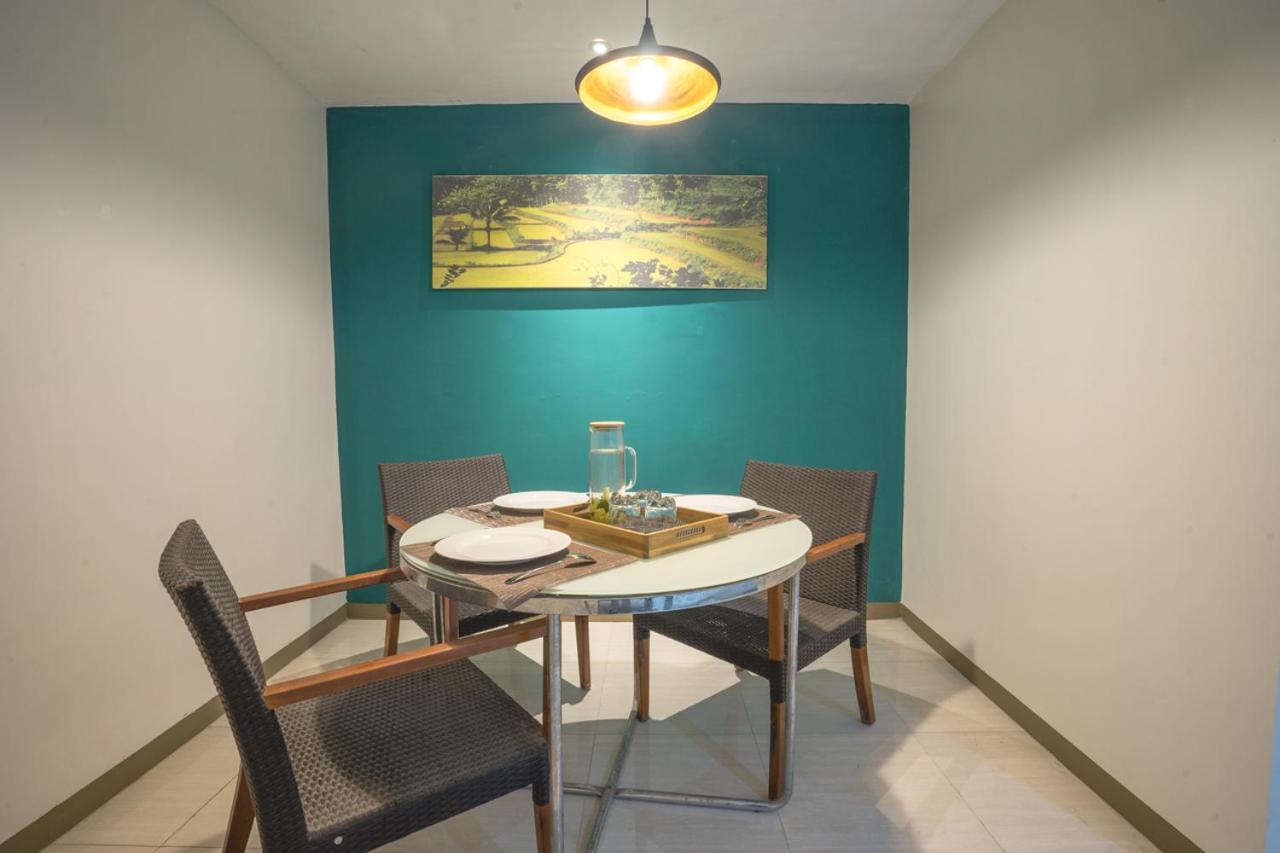 Life Puri Hotel Surabaya Gubeng Szoba fotó