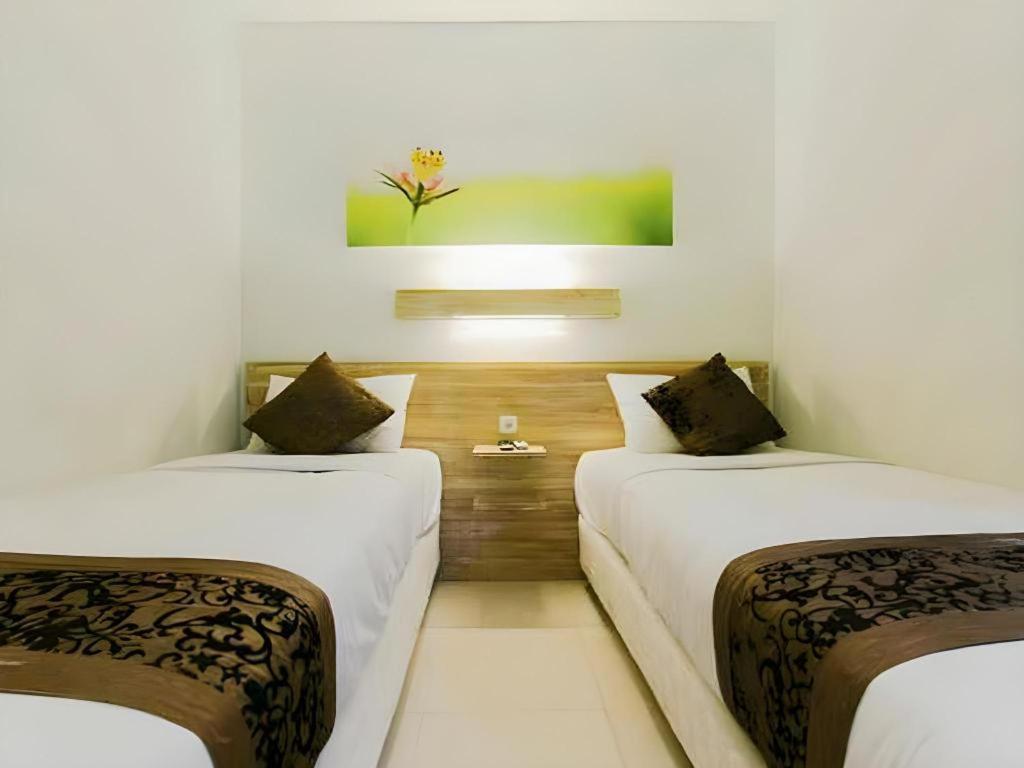 Life Puri Hotel Surabaya Gubeng Kültér fotó