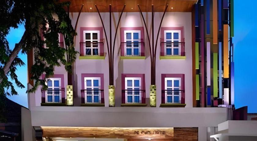 Life Puri Hotel Surabaya Gubeng Kültér fotó
