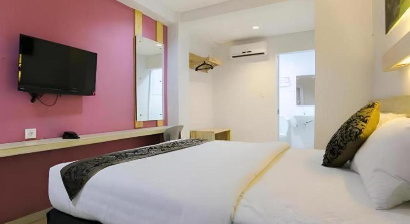 Life Puri Hotel Surabaya Gubeng Kültér fotó