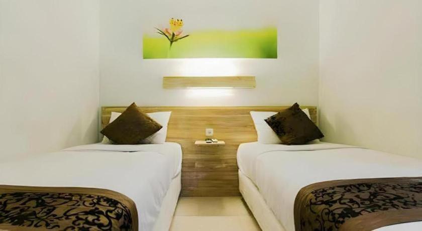 Life Puri Hotel Surabaya Gubeng Kültér fotó