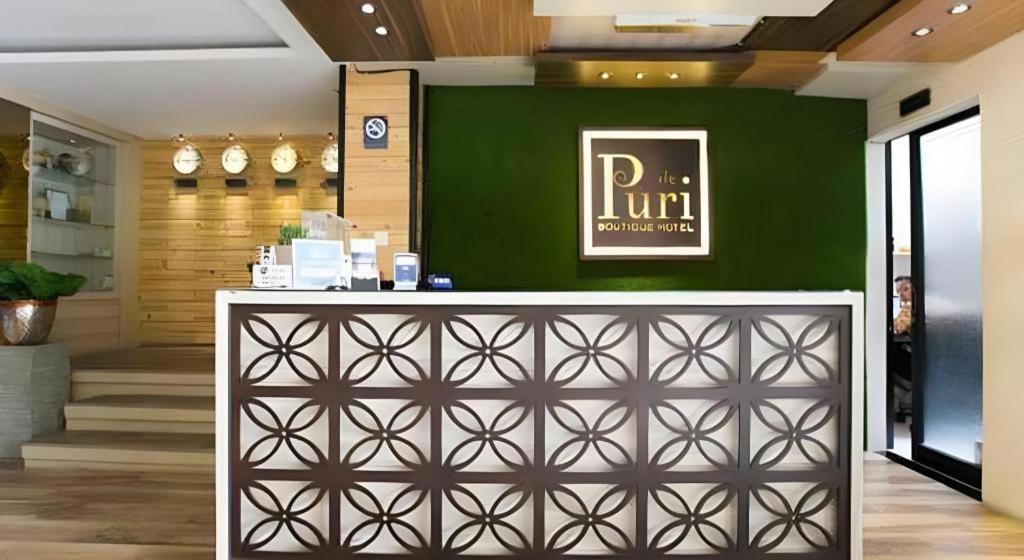 Life Puri Hotel Surabaya Gubeng Kültér fotó