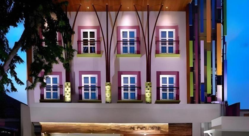 Life Puri Hotel Surabaya Gubeng Kültér fotó